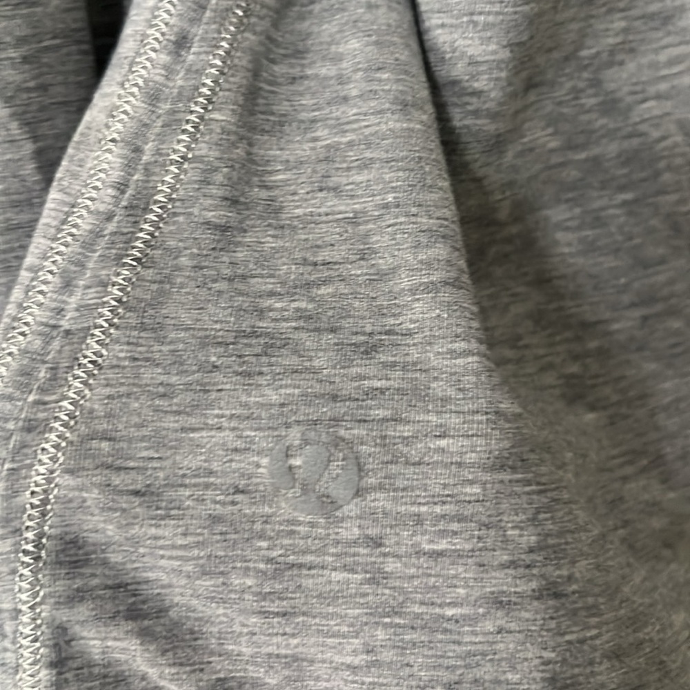 Lululemon women’s long sleeve shirt - Picture 3 of 6